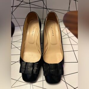 Glance black leather bow pumps sz 38 made in Italy